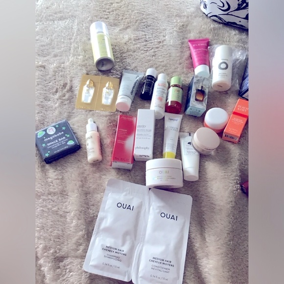 High End Bundle 30 travel deluxe Set Skincare for face and body + Makeup Bag - Picture 4 of 5